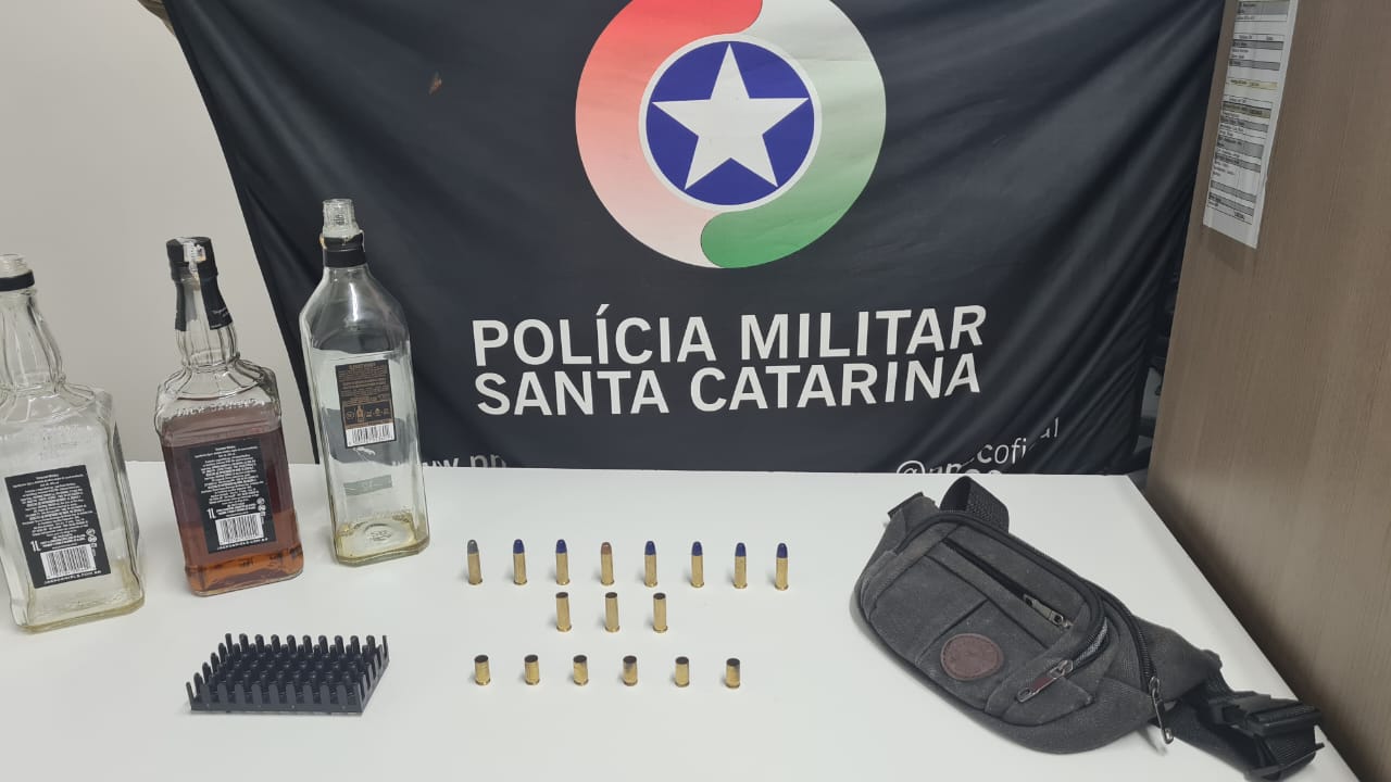 PM apreende munições e flagra menores bebendo em bar de Xanxerê