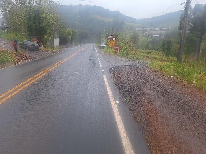 Acidente entre Prisma e Strada deixa uma pessoa ferida na SC-283 em Planalto Alegre