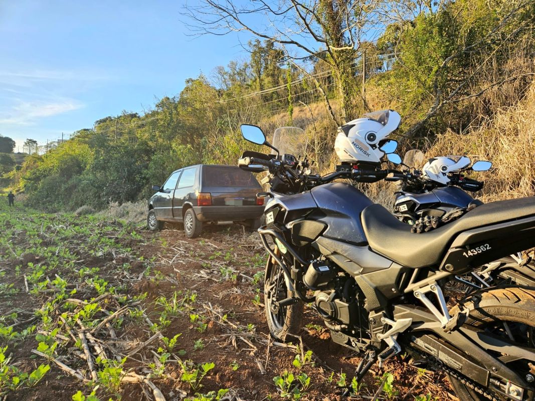 Guarda Municipal de Chapecó recupera veículo roubado com peças furtadas no Contorno Viário