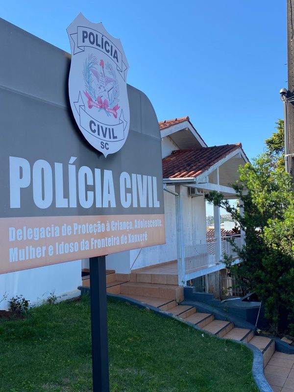 DPCAMI de Xanxerê prende homem por cárcere privado e lesão corporal contra companheira e filha de 3 anos