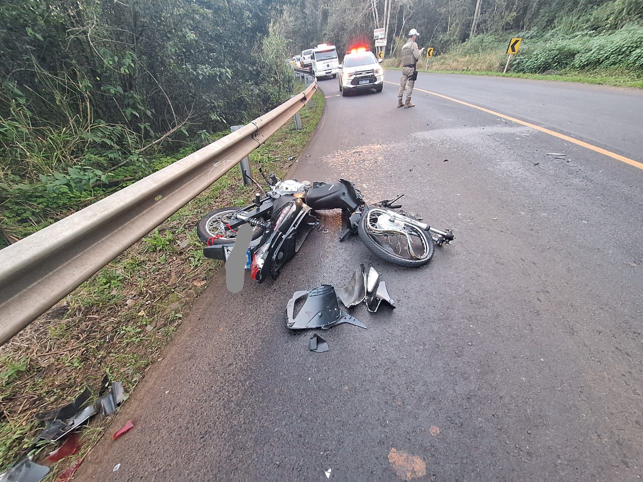 Acidente na SC-283 em Riqueza deixa motociclista ferido neste domingo