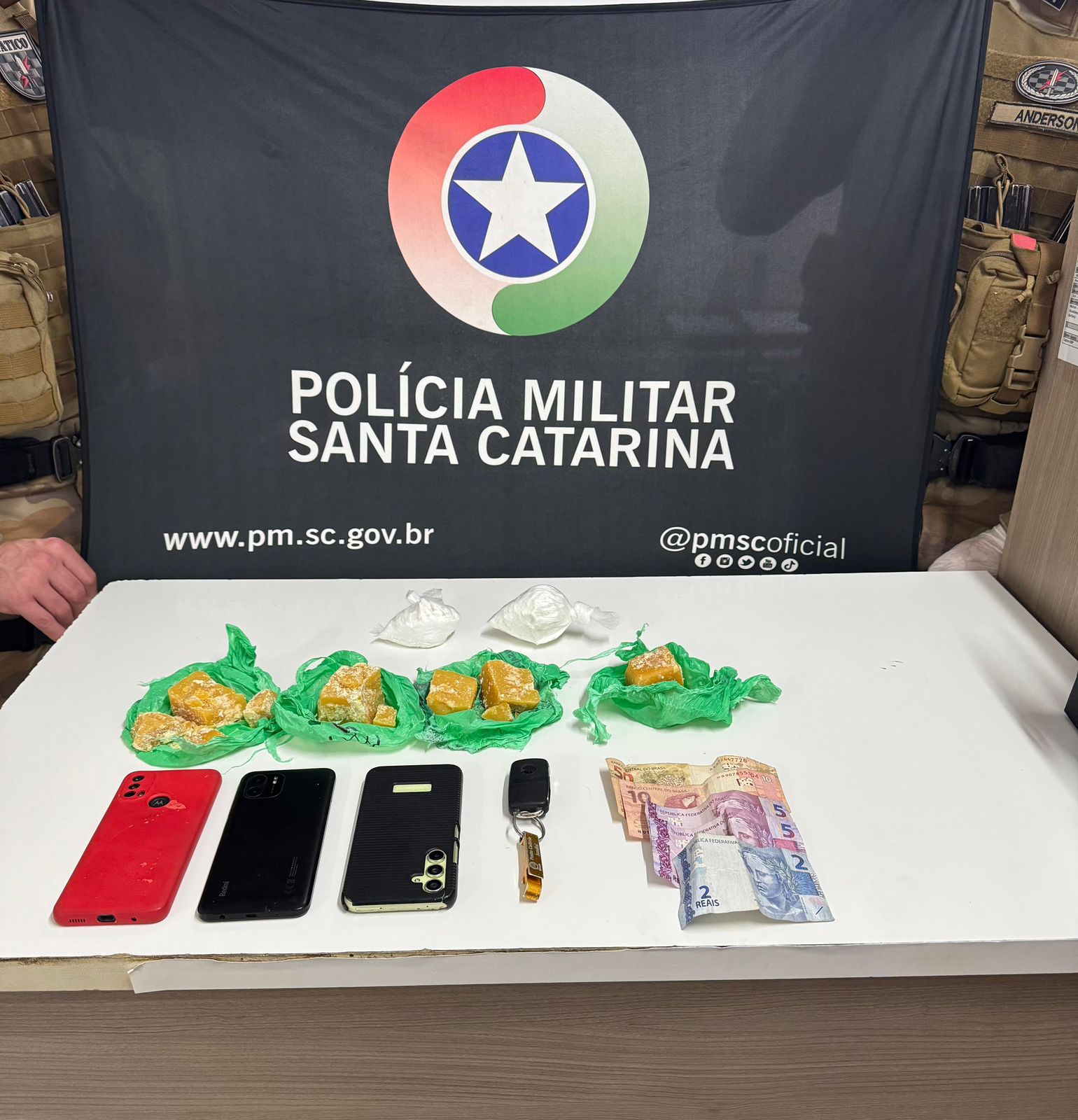 Polícia Militar prende três homens e apreende duas adolescentes por tráfico em Xanxerê