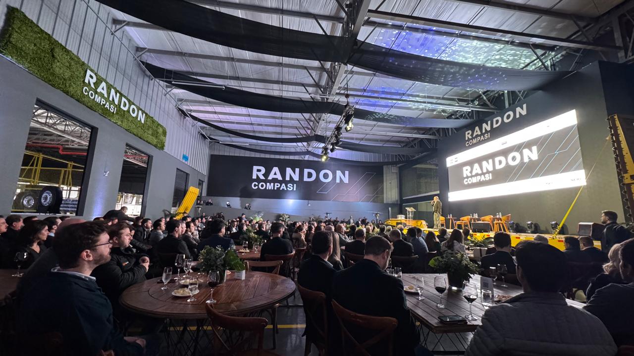 Compasi Randon inaugura sede em Xanxerê com debate sobre economia e empreendedorismo