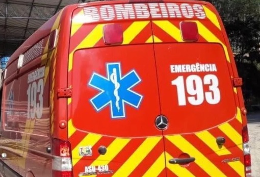 Bombeiros resgatam corpo de jovem venezuelano afogado na Prainha de Itá