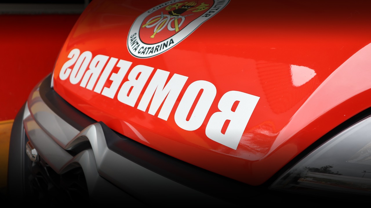 Mulher sofre amputação em atropelamento por caminhão no Centro de Chapecó