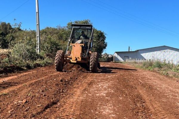 Administração intensifica reparos nas estradas rurais em Xanxerê
