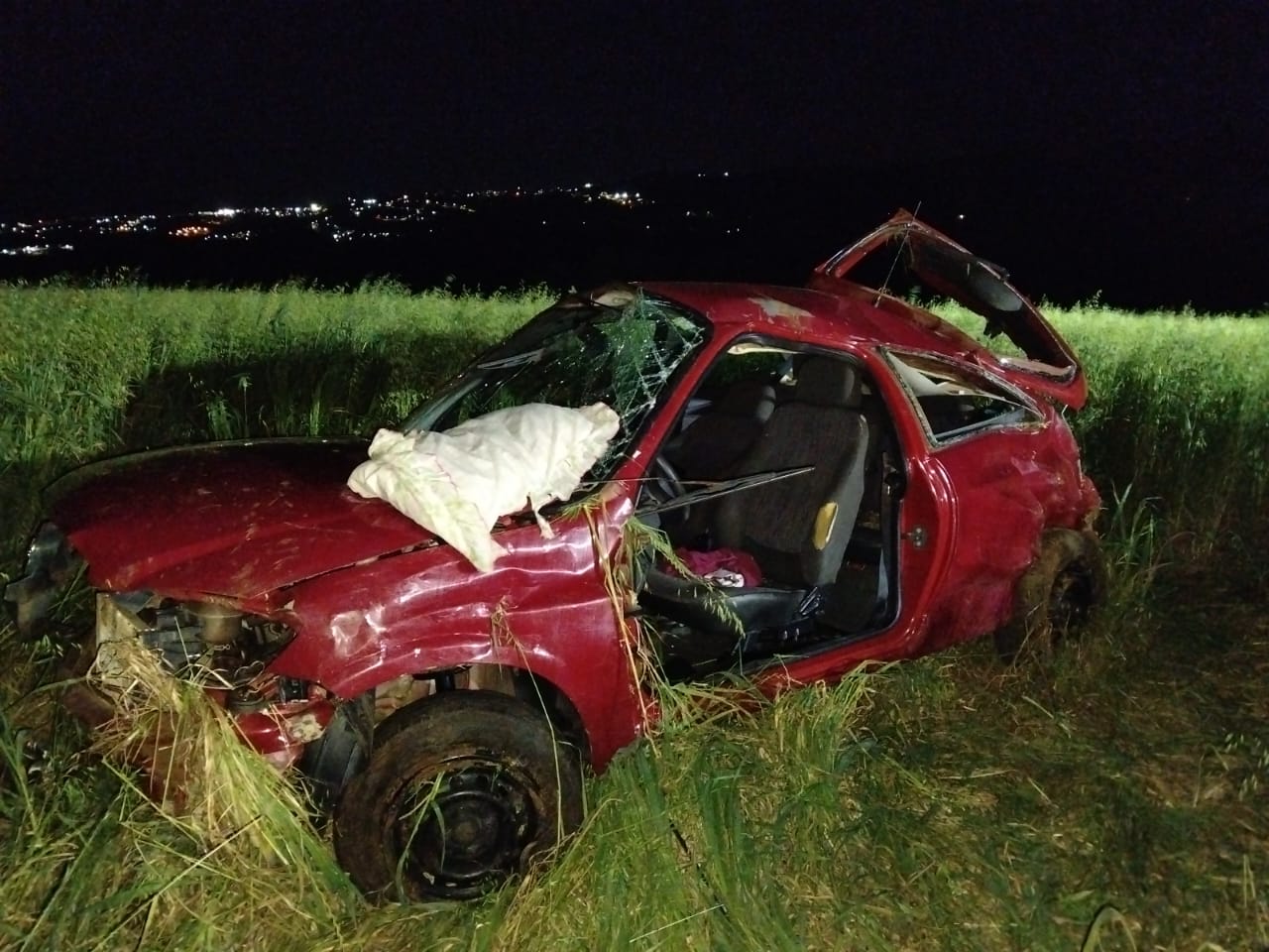 Mulher fica ferida após capotamento de Celta na BR-163 em Barracão (PR)