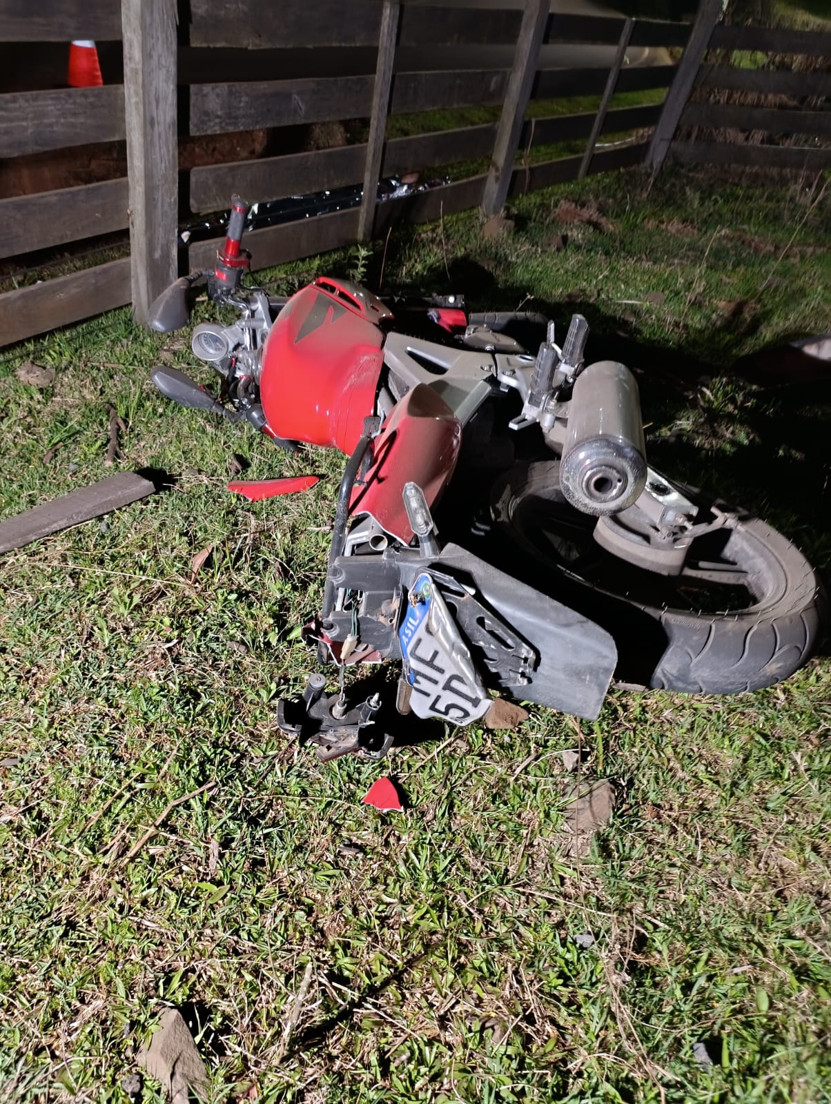 Jovem de 18 anos morre em acidente de moto na estrada de acesso ao Porto de Itá