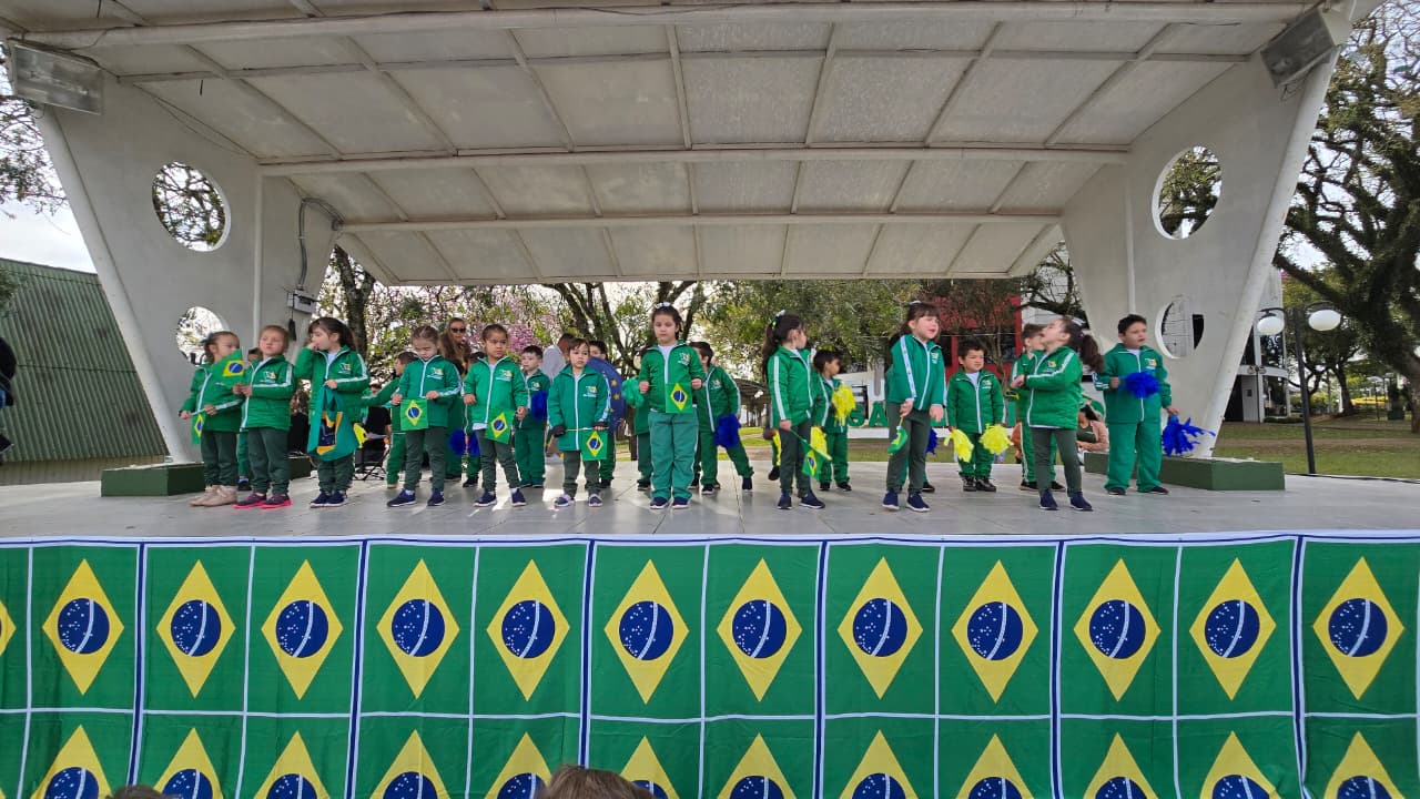 São Domingos inicia Semana da Pátria com cerimônia cívica e participação maciça das escolas