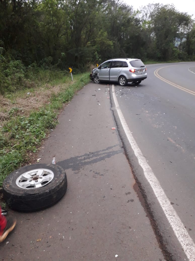 Colisão Transversal em Curva da SC-283 em Chapecó Não deixa Feridos