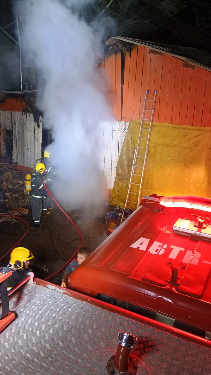 Bombeiros Controlam Princípio de Incêndio em Aviário de Mondaí