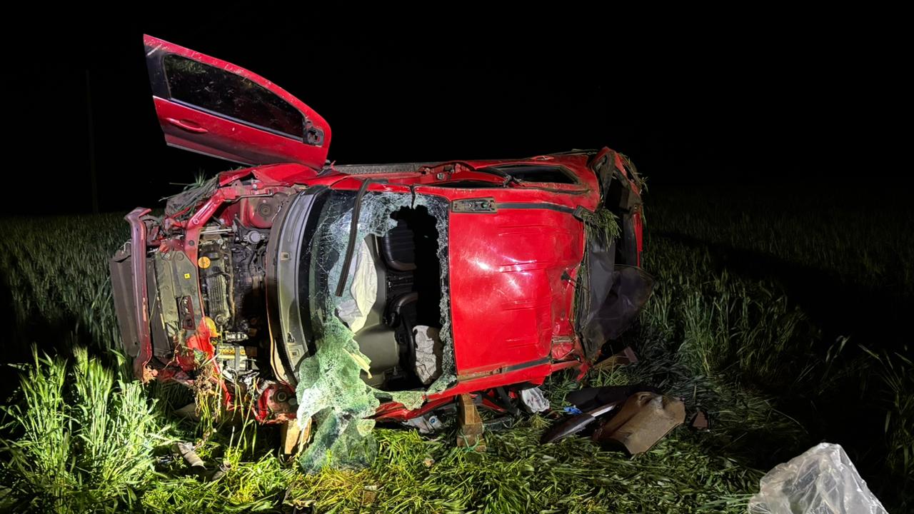 Acidente com capotamento deixa dois feridos na SC-161, em Anchieta