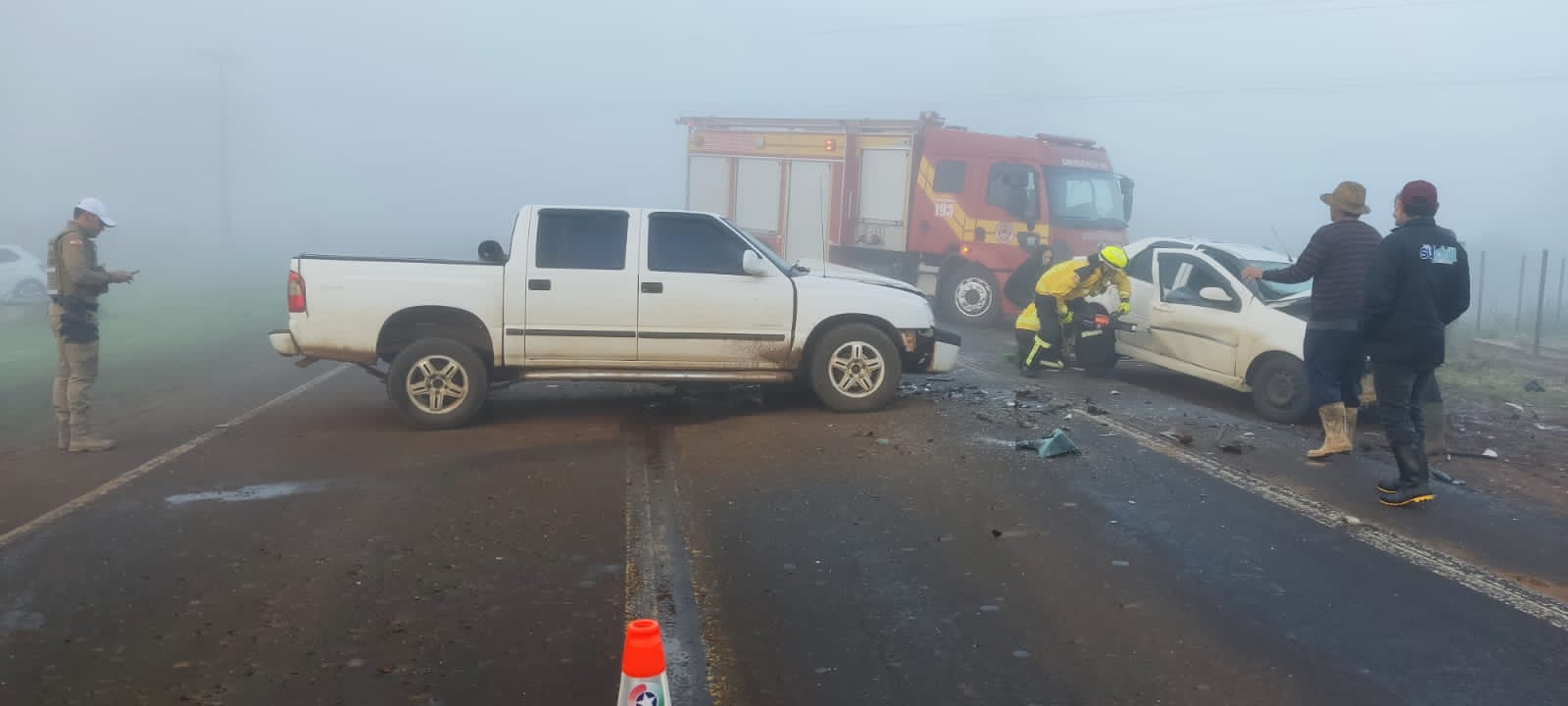 Colisão frontal deixa motorista gravemente ferido na SC-163, em Descanso
