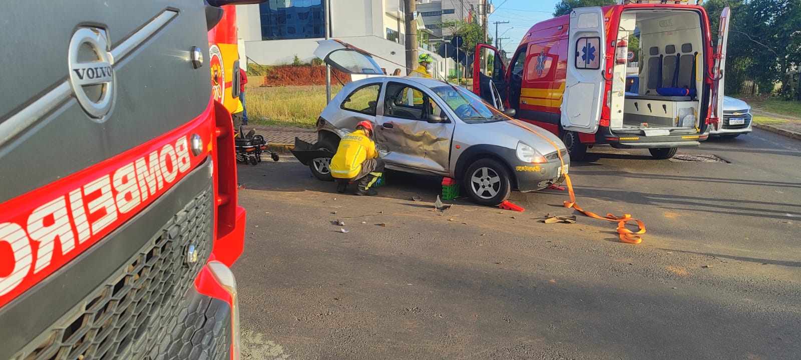 Acidente no Centro de Chapecó deixa uma vítima com dores no quadril e coluna