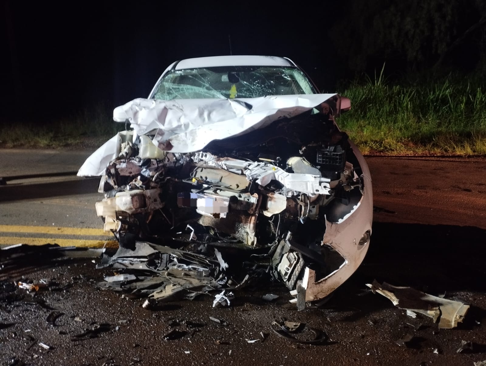 Colisão frontal entre Focus e SW4 na SC-496 em Belmonte deixa dois feridos