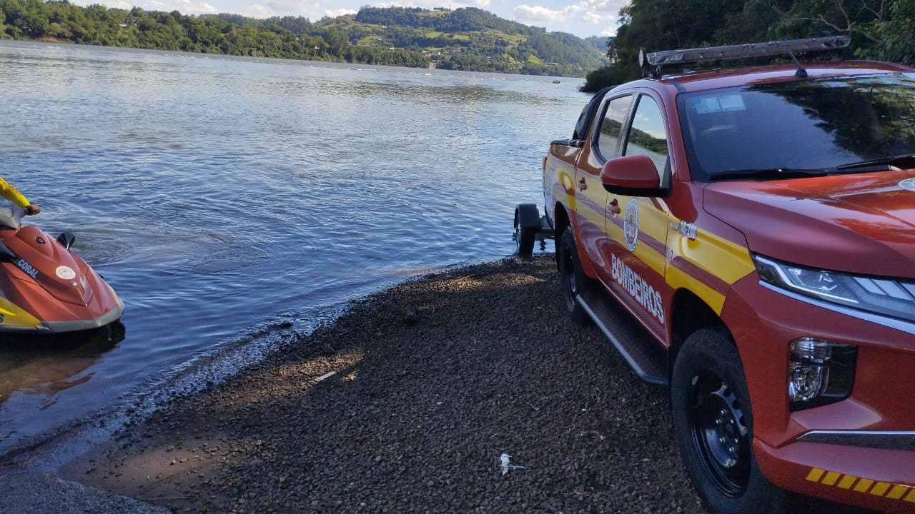 Bombeiros buscam mulher desaparecida há dois dias nas margens do Rio Uruguai em Itapiranga