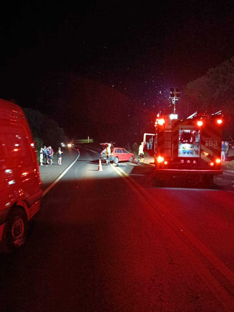 Bombeiros realizam resgate de motorista após colisão frontal na BR-158 em Cunha Porã